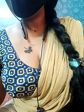 Snapshot of tamil_Vennila chatting on October 14, 6:47 am tamil Vennila online show from October 14, 6:47 am