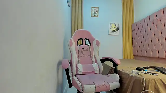 Snapshot of Jax_Maliq chatting on November 4, 3:05 am Jax Maliq online show from November 4, 3:05 am