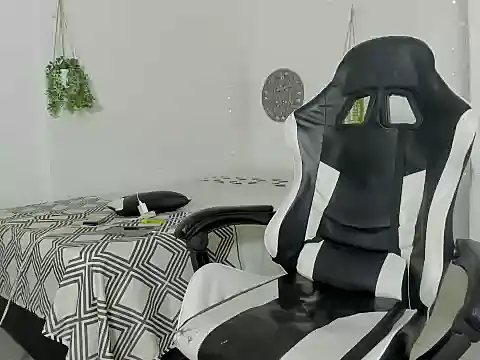 Snapshot of Jax_Maliq chatting on November 7, 3:39 am Jax Maliq online show from November 7, 3:39 am