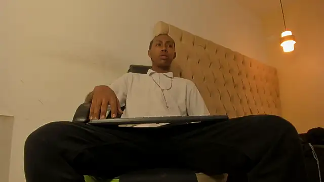 Snapshot of Jax_Maliq chatting on November 8, 2:23 am Jax Maliq online show from November 8, 2:23 am