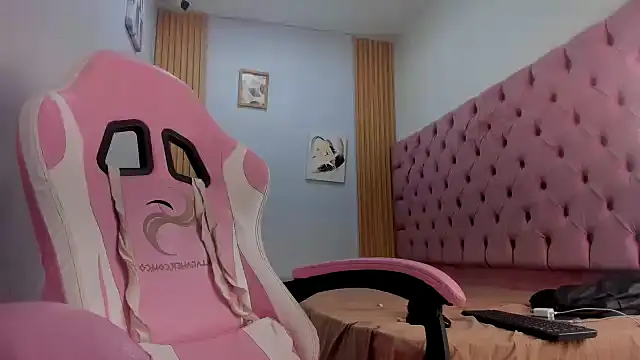 Snapshot of Jax_Maliq chatting on November 12, 2:45 am Jax Maliq online show from November 12, 2:45 am