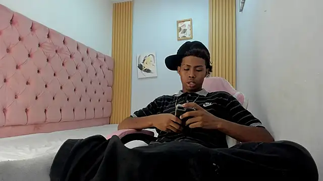 Snapshot of Jax_Maliq chatting on November 21, 3:05 am Jax Maliq online show from November 21, 3:05 am