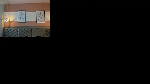 Snapshot of Mia_Valentine_ chatting on December 3, 8:07 pm Mia Valentine online show from December 3, 8:07 pm