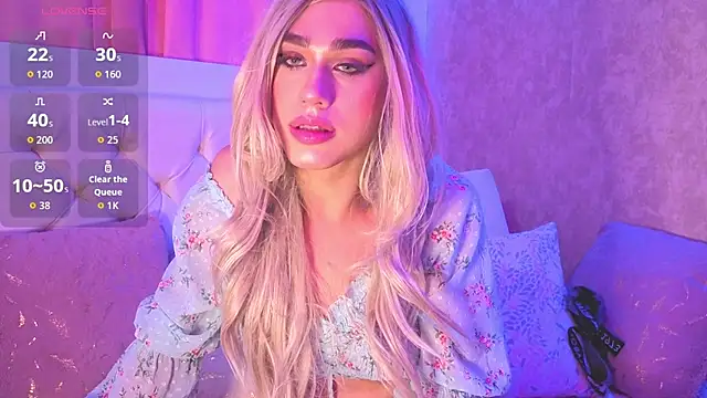 Snapshot of saraah_queen1 chatting on October 31, 4:46 am saraah queen1 online show from October 31, 4:46 am