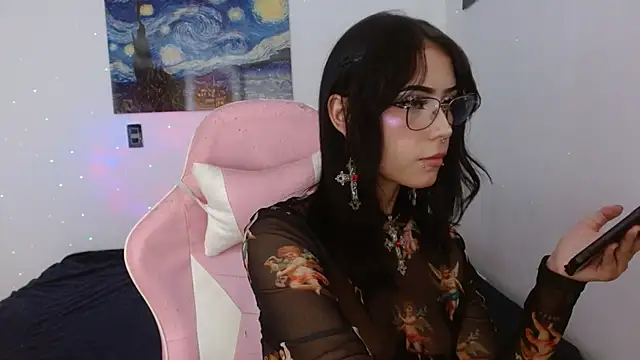 Snapshot of Melhoneymoon chatting on September 24, 12:03 am Melhoneymoon online show from September 24, 12:03 am