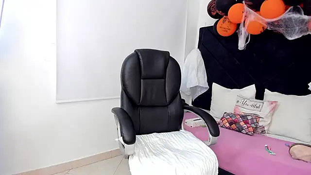 Snapshot of kate_lua chatting on October 23, 12:04 pm kate lua online show from October 23, 12:04 pm