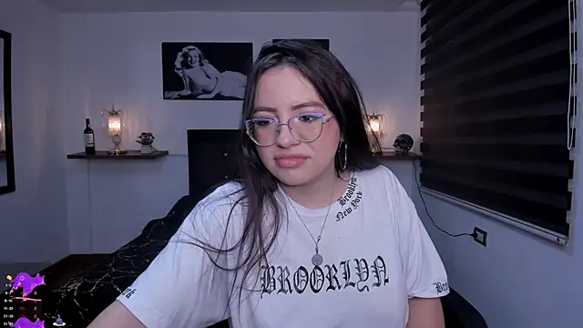 Snapshot of Barbara_Jonesss_4 chatting on September 20, 7:04 pm Barbara Jonesss 4 online show from September 20, 7:04 pm