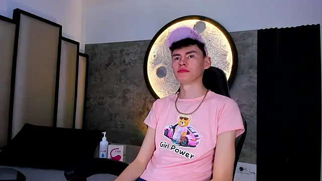 Snapshot of Deivid_oficial20 chatting on November 7, 7:47 pm Deivid oficial20 online show from November 7, 7:47 pm