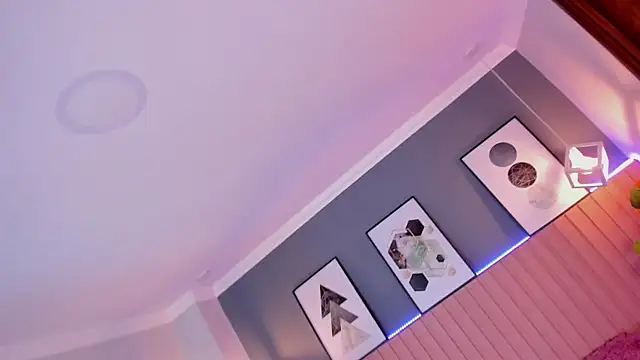 Nina Ford online show from November 23, 7:13 pm