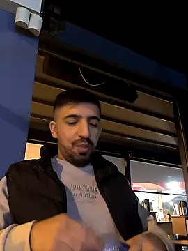 Snapshot of ahmet4090 chatting on November 6, 6:20 pm ahmet4090 online show from November 6, 6:20 pm