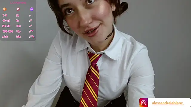 Snapshot of AlessandraLB chatting on September 10, 10:15 am AlessandraLB online show from September 10, 10:15 am