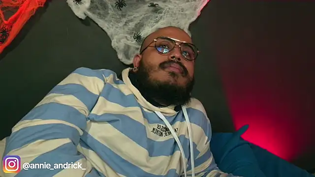 Snapshot of _leda_swan_ chatting on October 24, 1:18 pm leda swan online show from October 24, 1:18 pm