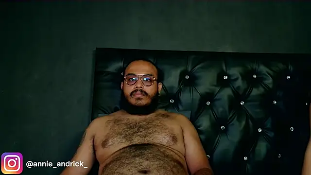 Snapshot of _leda_swan_ chatting on December 14, 3:28 pm leda swan online show from December 14, 3:28 pm