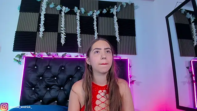  leda swan  online show from May 23, 9:24 am