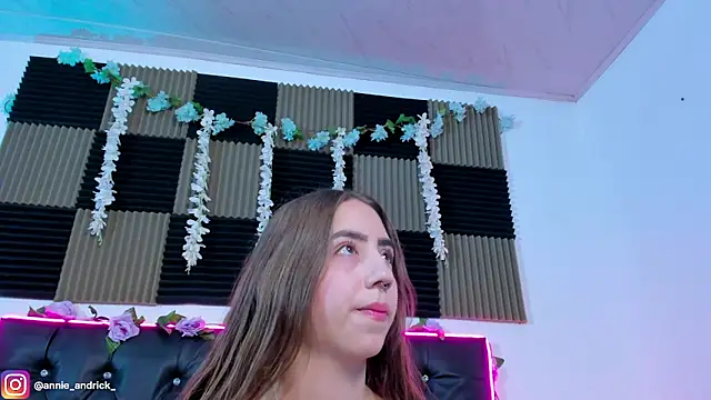 Snapshot of _leda_swan_ chatting on June 26, 10:08 am leda swan online show from June 26, 10:08 am