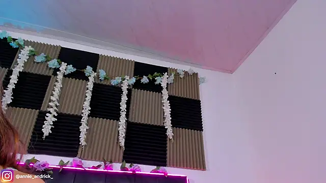 Snapshot of _leda_swan_ chatting on June 27, 10:20 am leda swan online show from June 27, 10:20 am