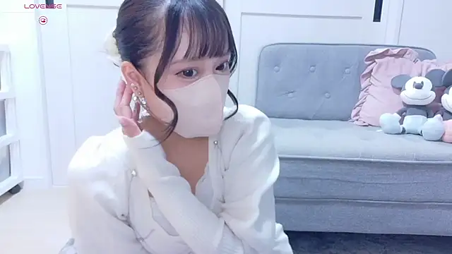 Snapshot of YURi_luv chatting on November 4, 11:09 am YURi luv online show from November 4, 11:09 am