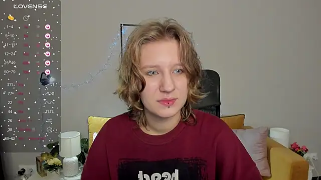 Hailey Foxy online show from October 4, 8:45 am