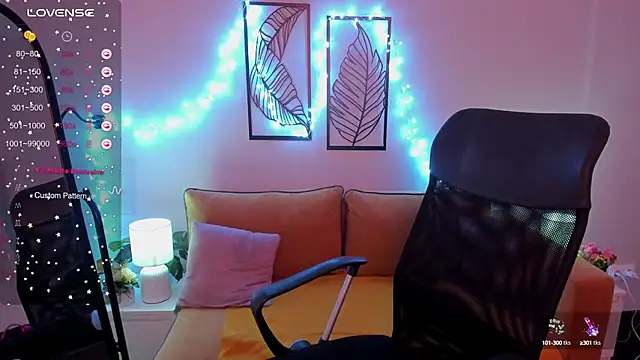 Hailey Foxy online show from October 6, 8:45 am