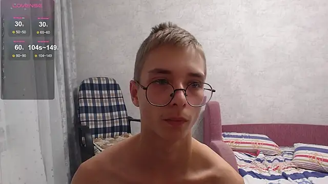 glasses cat online show from October 10, 3:22 pm