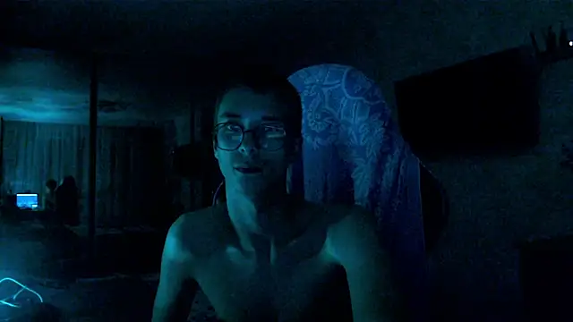 Snapshot of glasses_cat chatting on July 24, 10:52 pm glasses cat online show from July 24, 10:52 pm