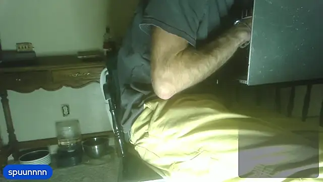 Snapshot of hungspundick1 chatting on November 9, 8:12 am hungspundick1 online show from November 9, 8:12 am