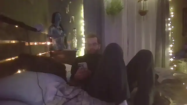 Snapshot of hungspundick1 chatting on December 22, 1:57 am hungspundick1 online show from December 22, 1:57 am