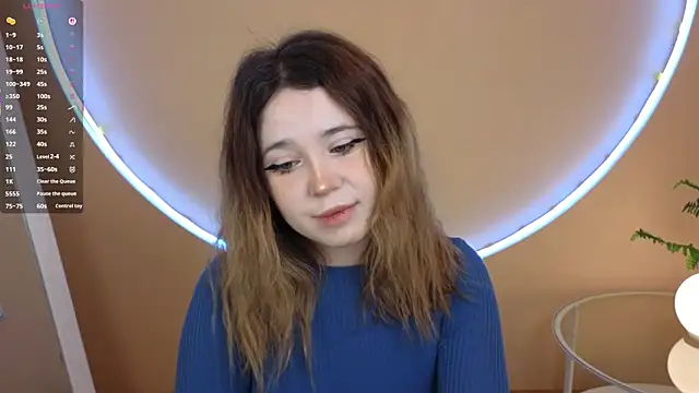 Snapshot of Lina_Glow chatting on November 13, 7:07 am Lina Glow online show from November 13, 7:07 am