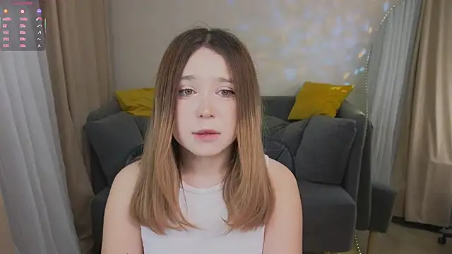 Snapshot of Lina_Glow chatting on November 19, 7:19 am Lina Glow online show from November 19, 7:19 am