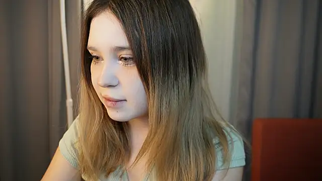 Snapshot of Lina_Glow chatting on November 20, 7:08 am Lina Glow online show from November 20, 7:08 am