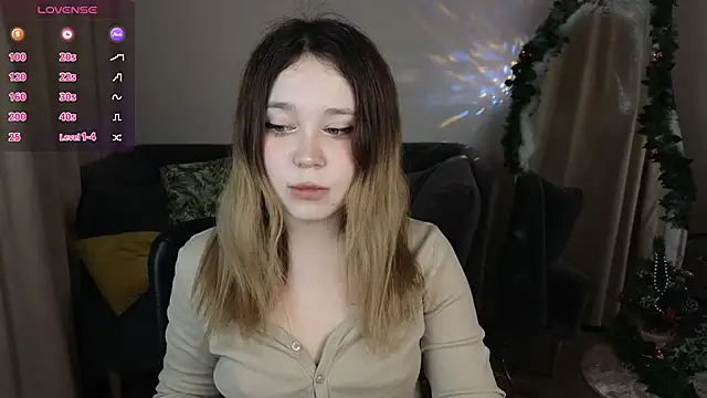 Lina Glow online show from December 21, 6:42 am