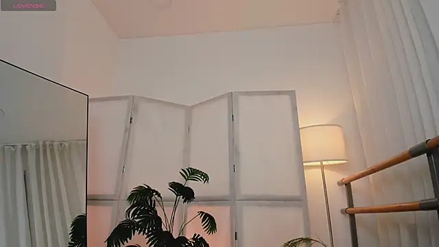 Lina Glow online show from January 15, 6:40 am