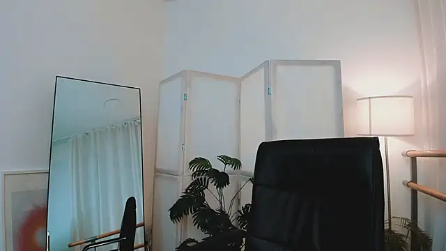 Lina Glow online show from January 18, 6:50 am