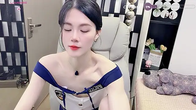 Yueyue-MM online show from June 4, 2:45 pm