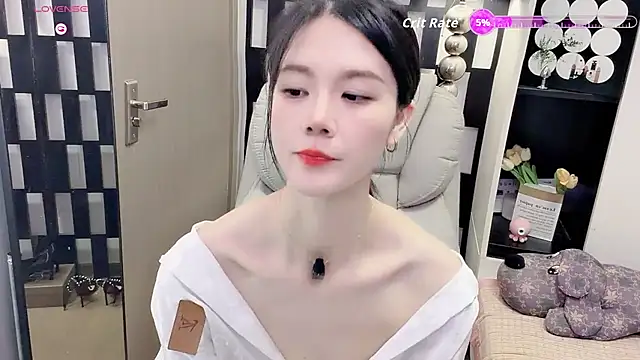 Yueyue-MM online show from June 6, 12:10 pm