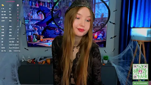 ElfredaTupy online show from November 10, 7:13 pm