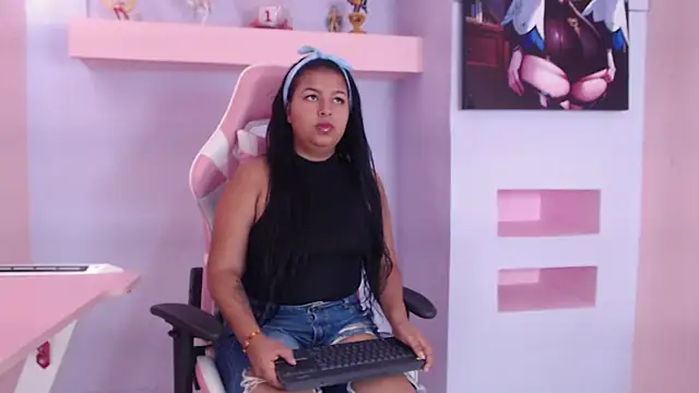 AlahiaJoness online show from October 1, 3:56 am