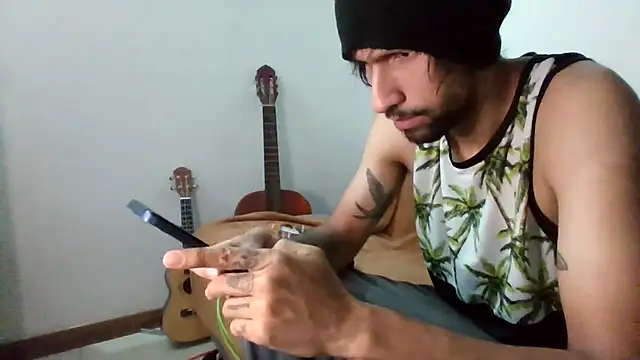 Alejandro92 cali online show from June 24, 5:50 am