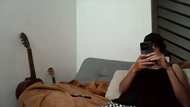 Alejandro92 cali online show from July 1, 4:47 am