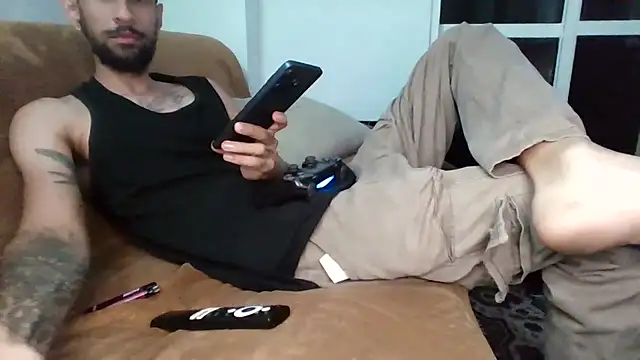 Alejandro92 cali online show from July 12, 4:47 am