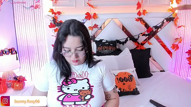 foxybunny online show from October 20, 4:02 am