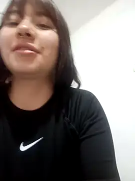 Zulema R1 online show from May 8, 9:42 pm