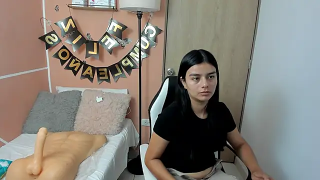 valerihouse online show from February 19, 11:36 pm