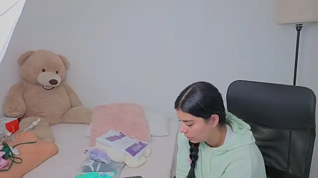 valerihouse online show from October 1, 12:05 am