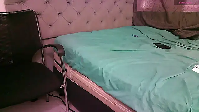 Snapshot of g0lden_boss chatting on October 14, 6:31 pm g0lden boss online show from October 14, 6:31 pm