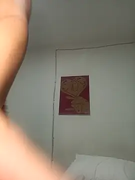 Snapshot of lauren_milf chatting on September 22, 9:17 pm lauren milf online show from September 22, 9:17 pm