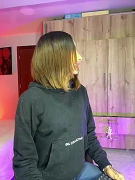 AnnaKimm online show from June 16, 10:45 pm