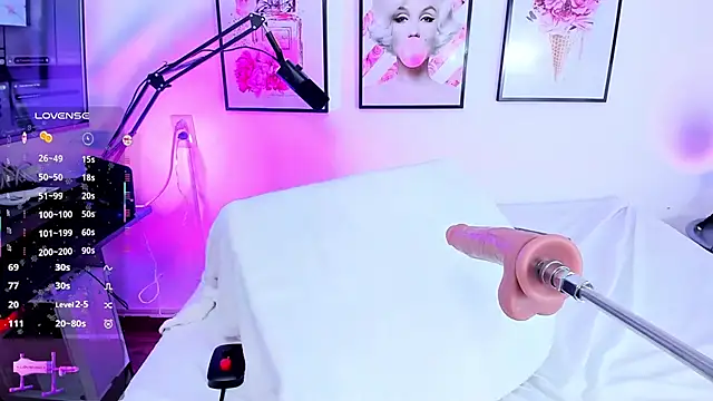 little ivonne online show from November 11, 8:31 pm