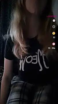 LyraHotty online show from February 23, 6:11 am