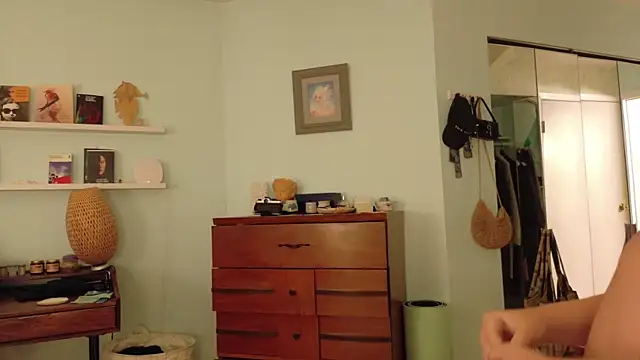 Snapshot of sicklitgirl chatting on October 15, 3:23 pm sicklitgirl online show from October 15, 3:23 pm